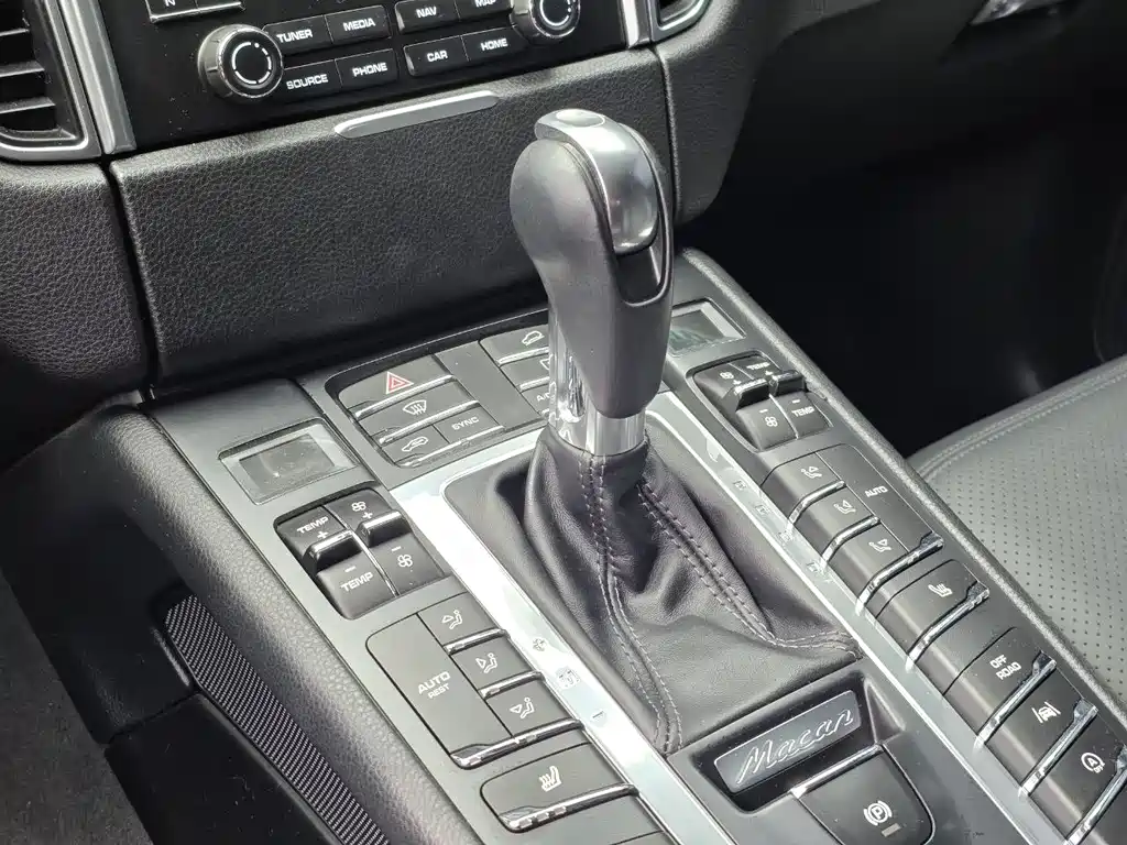 Porsche Macan 2016 — фото 12
