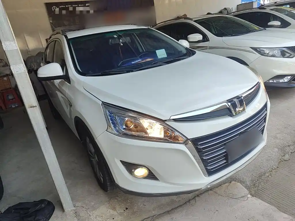 Luxgen U6 2015