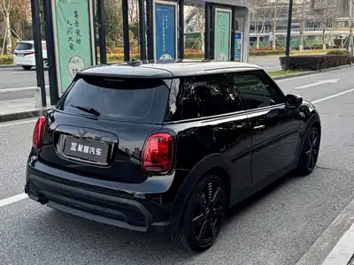 MINI MINI 2023