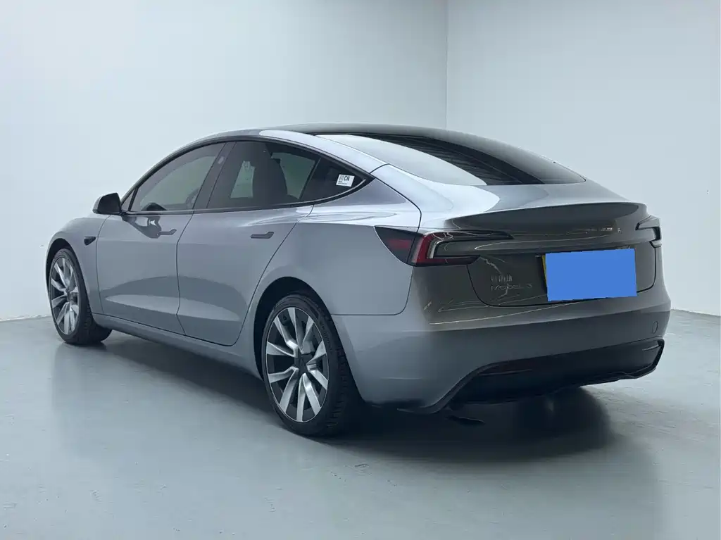 Tesla Model 3 2025 — фото 7