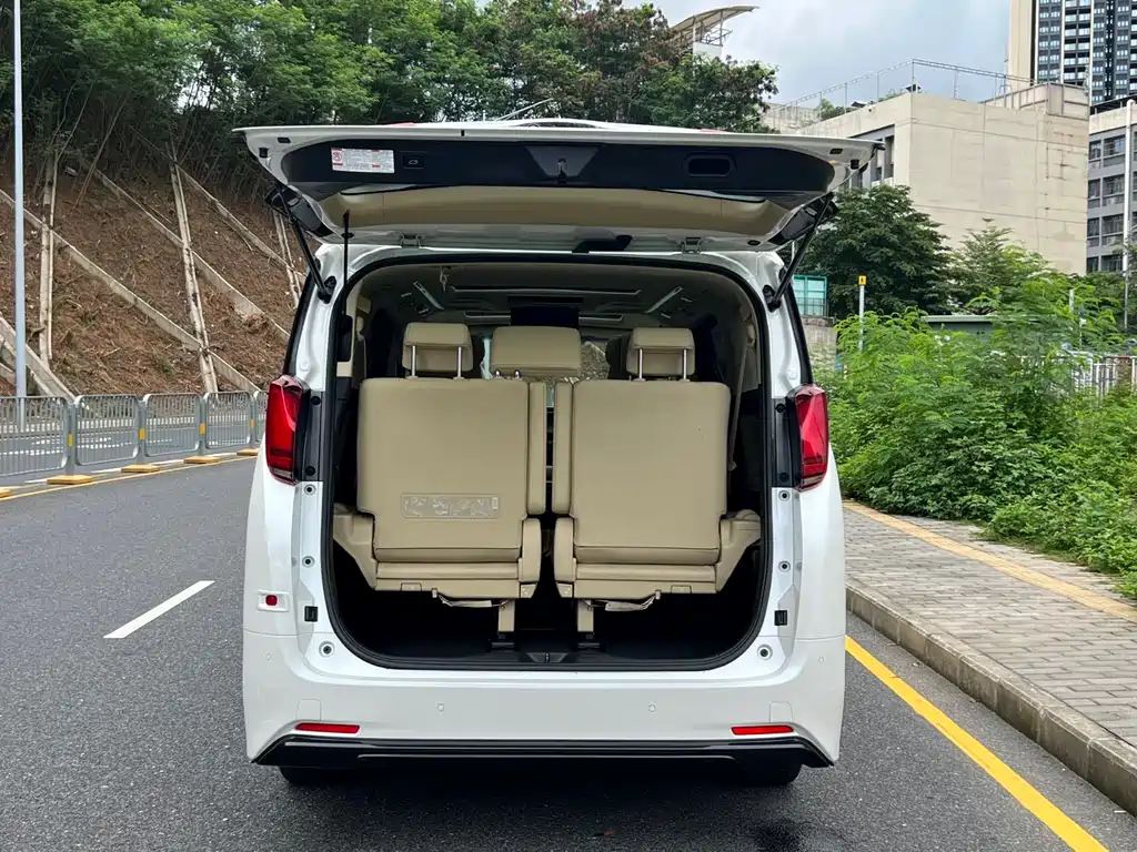 Toyota Alphard 2018 — фото 8