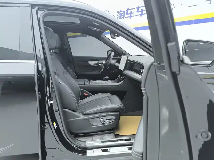 GAC Motor Trumpchi GS8 2023 — фото 8