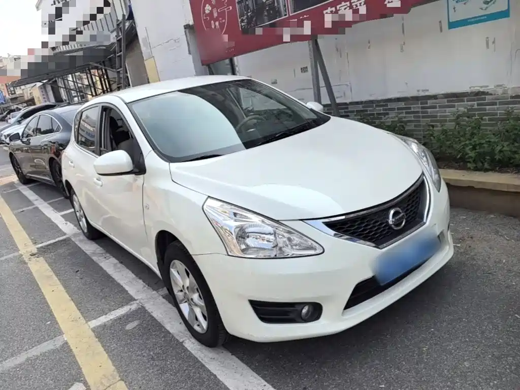 Nissan Tiida 2014