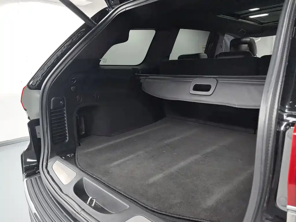 Jeep Grand Cherokee 2017 — фото 14