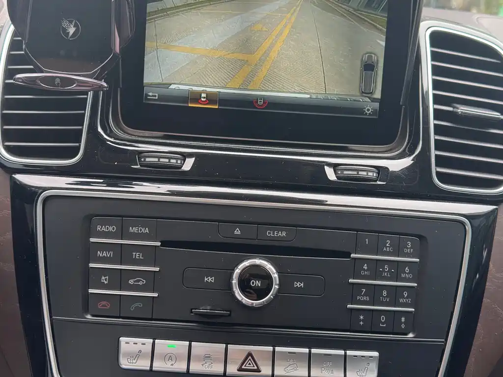 Mercedes-Benz GLE 2017 — фото 13
