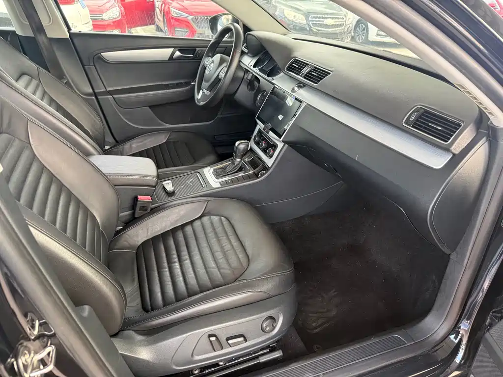 Volkswagen Magotan 2016