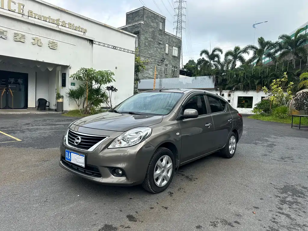Nissan Sunny 2013