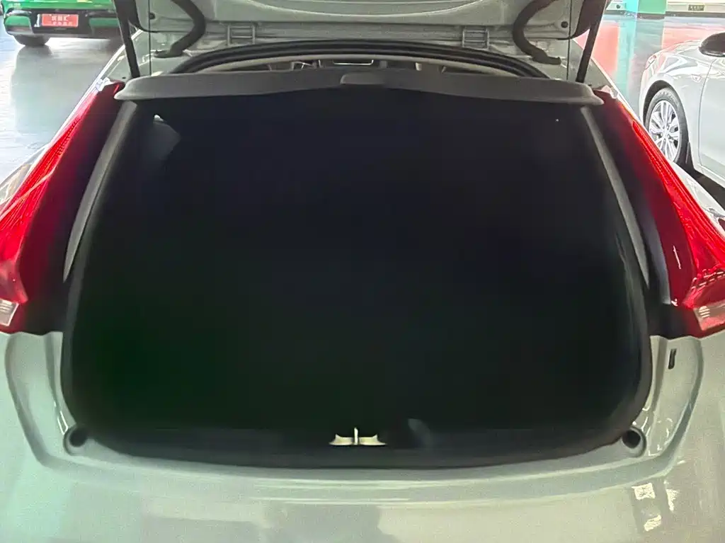 Volvo V40 2017 — фото 15