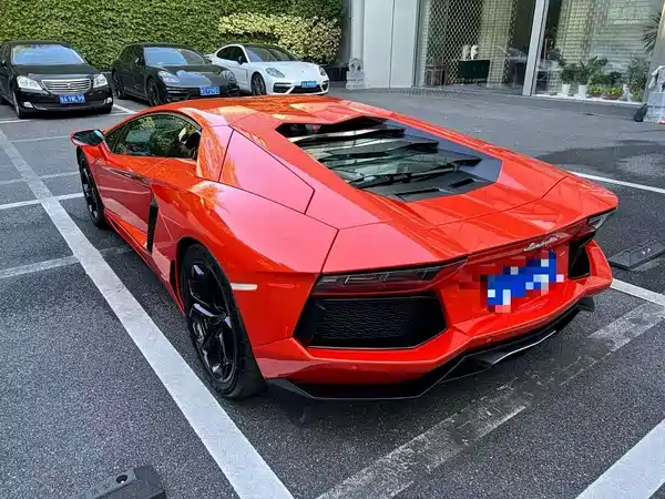 Lamborghini Aventador 2012