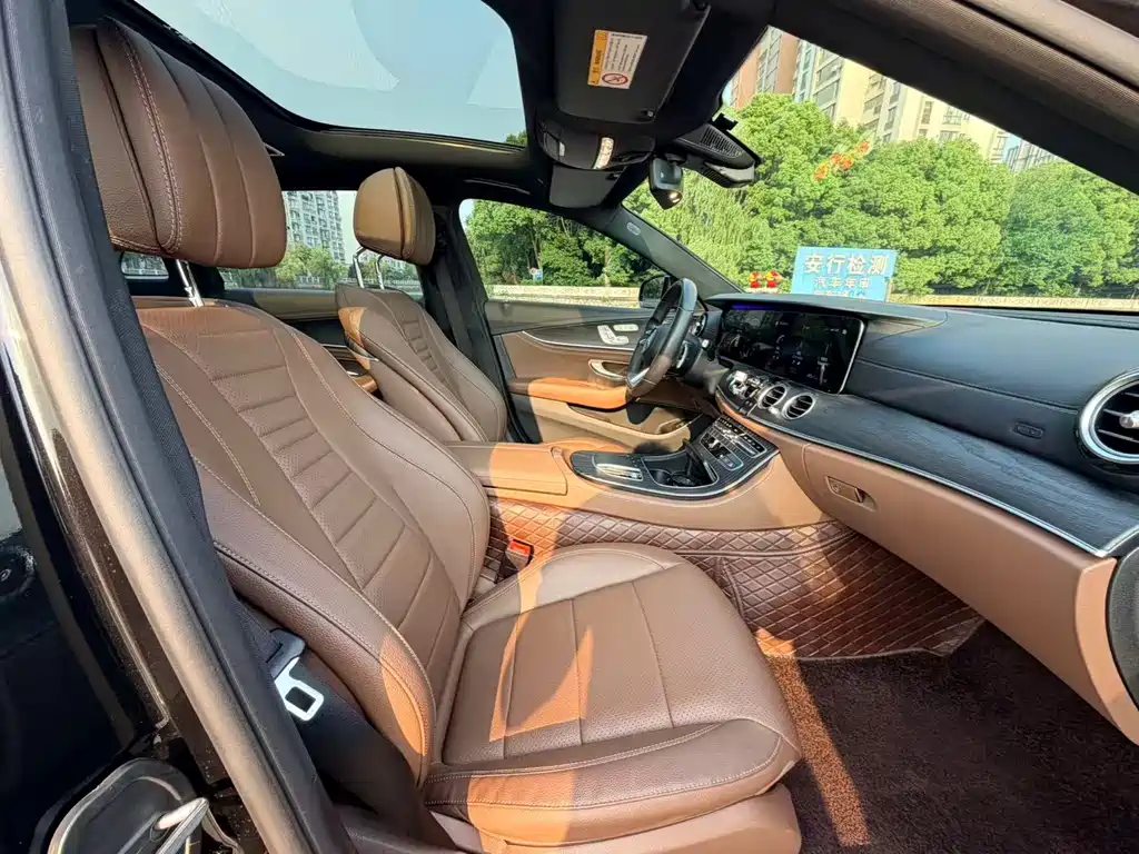 Mercedes-Benz E-Class 2020 — фото 13