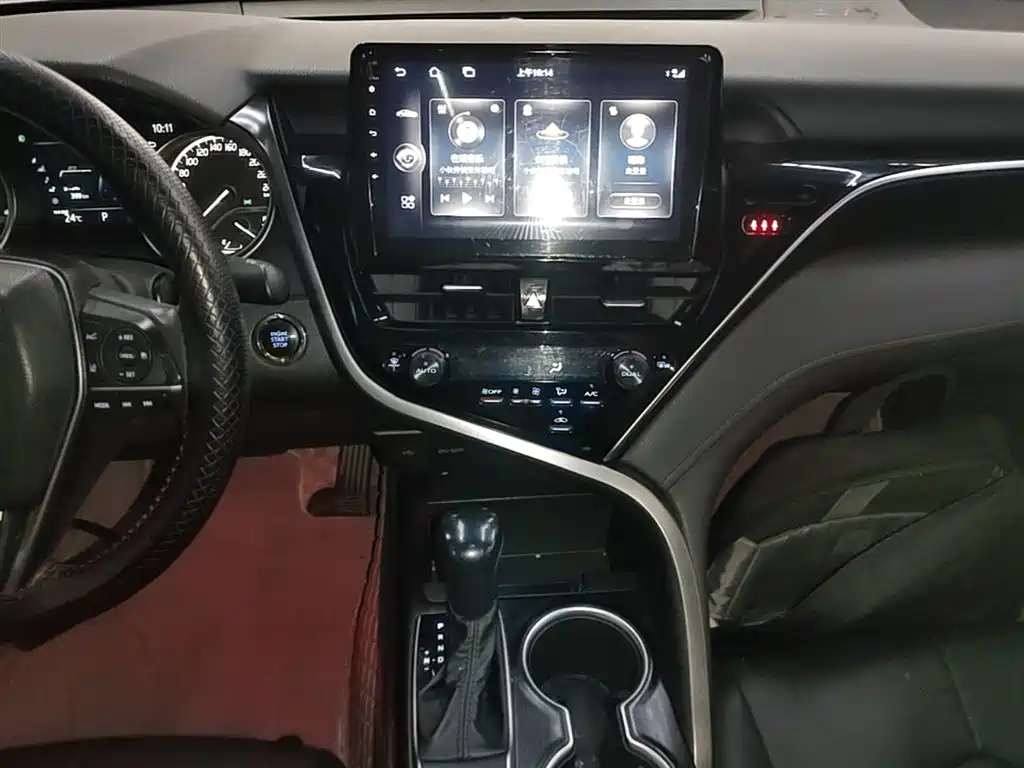 Toyota Camry 2022 — фото 13
