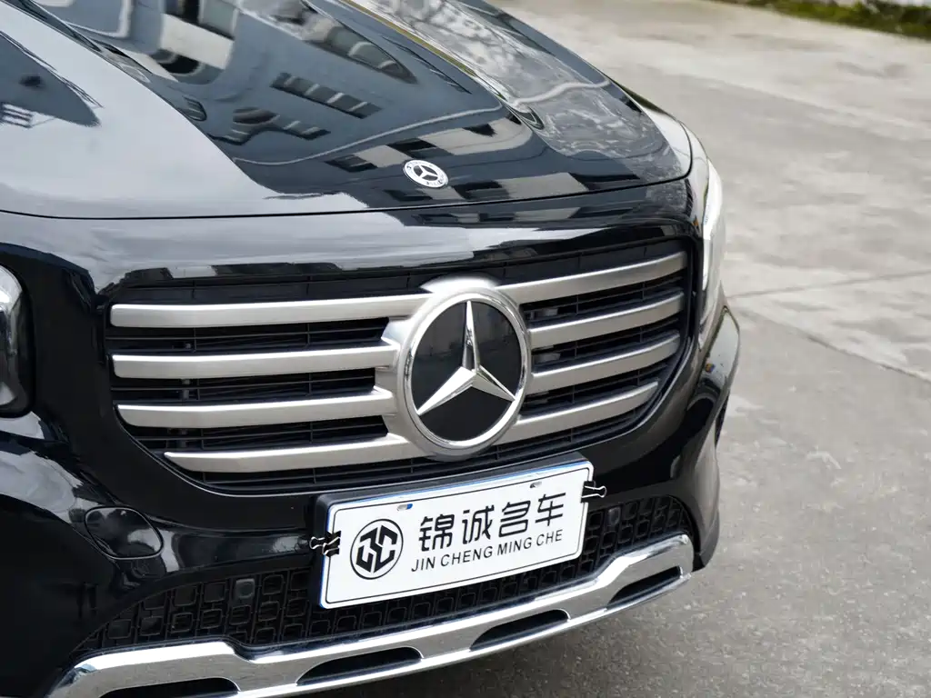 Mercedes-Benz GLB 2023