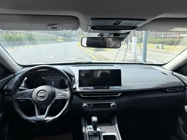 Nissan Teana 2024
