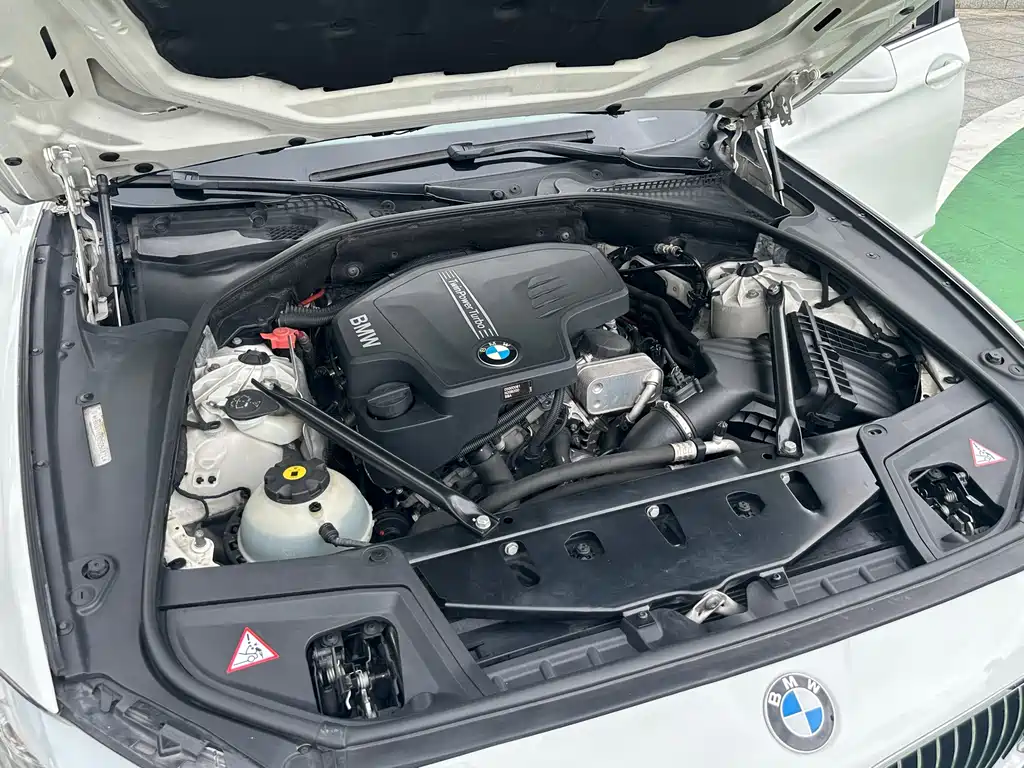 BMW 5 Series 2013 — фото 28