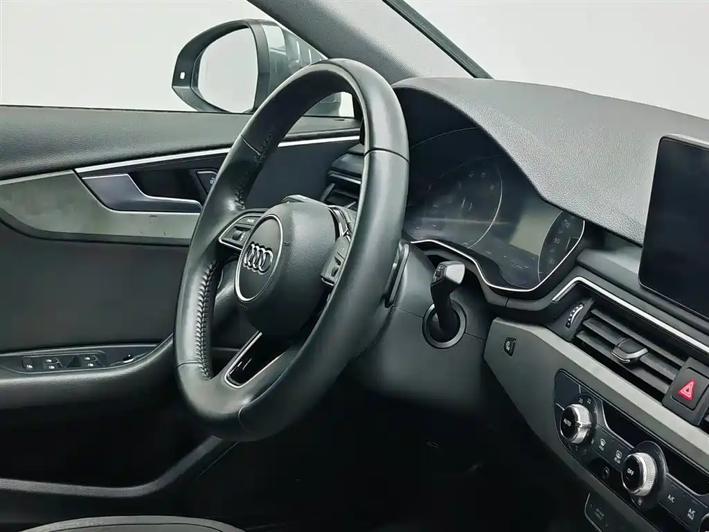 Audi A4L 2020 — фото 22