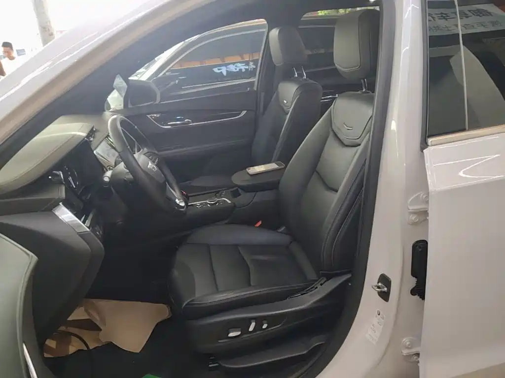 Cadillac XT6 2020 — фото 15