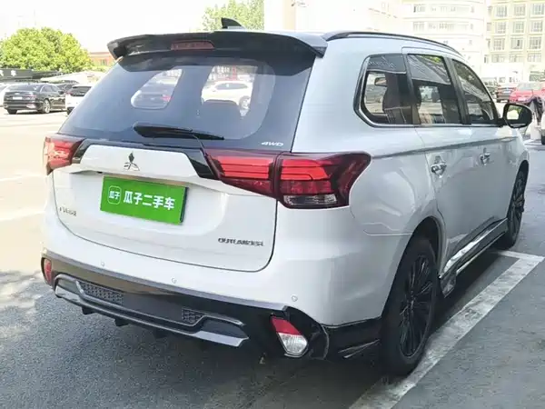 Mitsubishi Outlander 2022