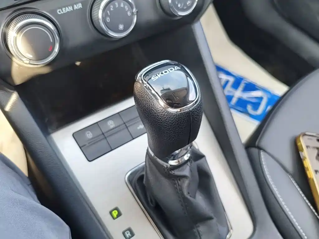 Skoda Octavia 2022 — фото 14