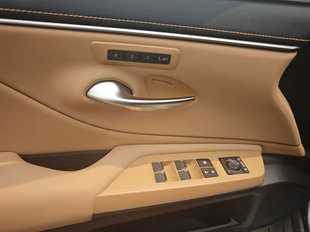Lexus ES 2025 — фото 10
