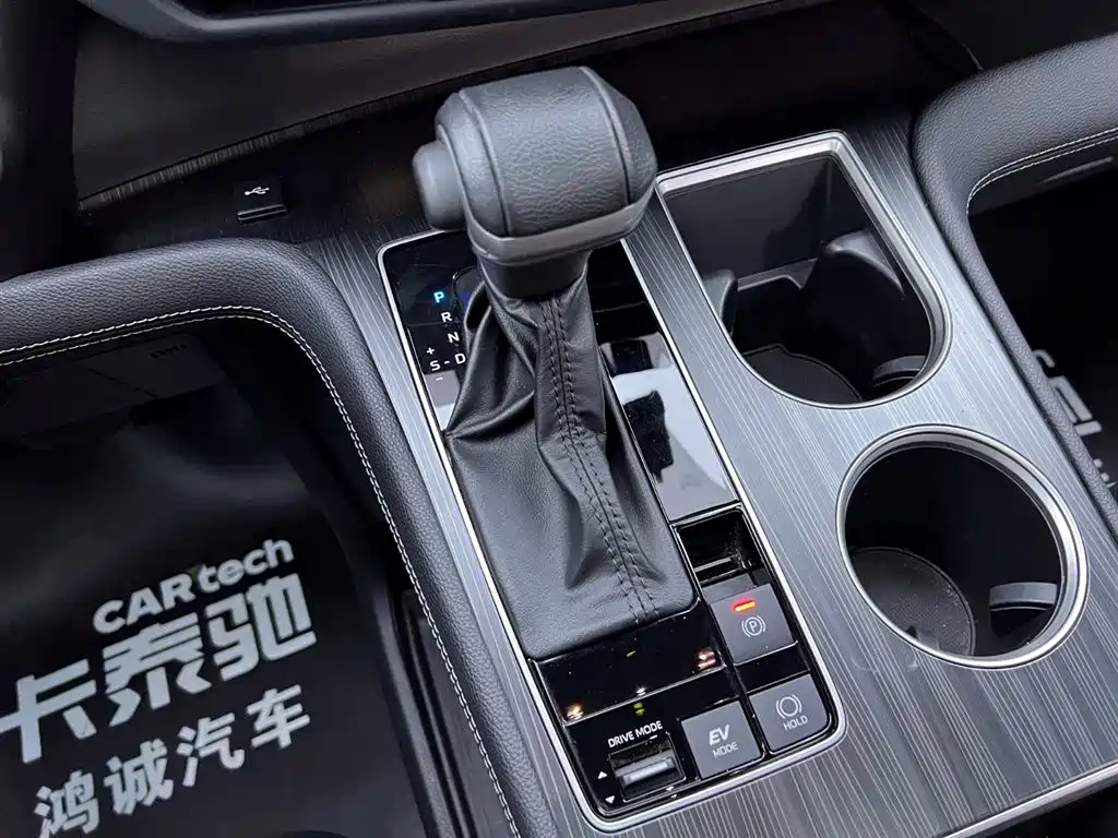 Toyota Sienna 2024 — фото 24