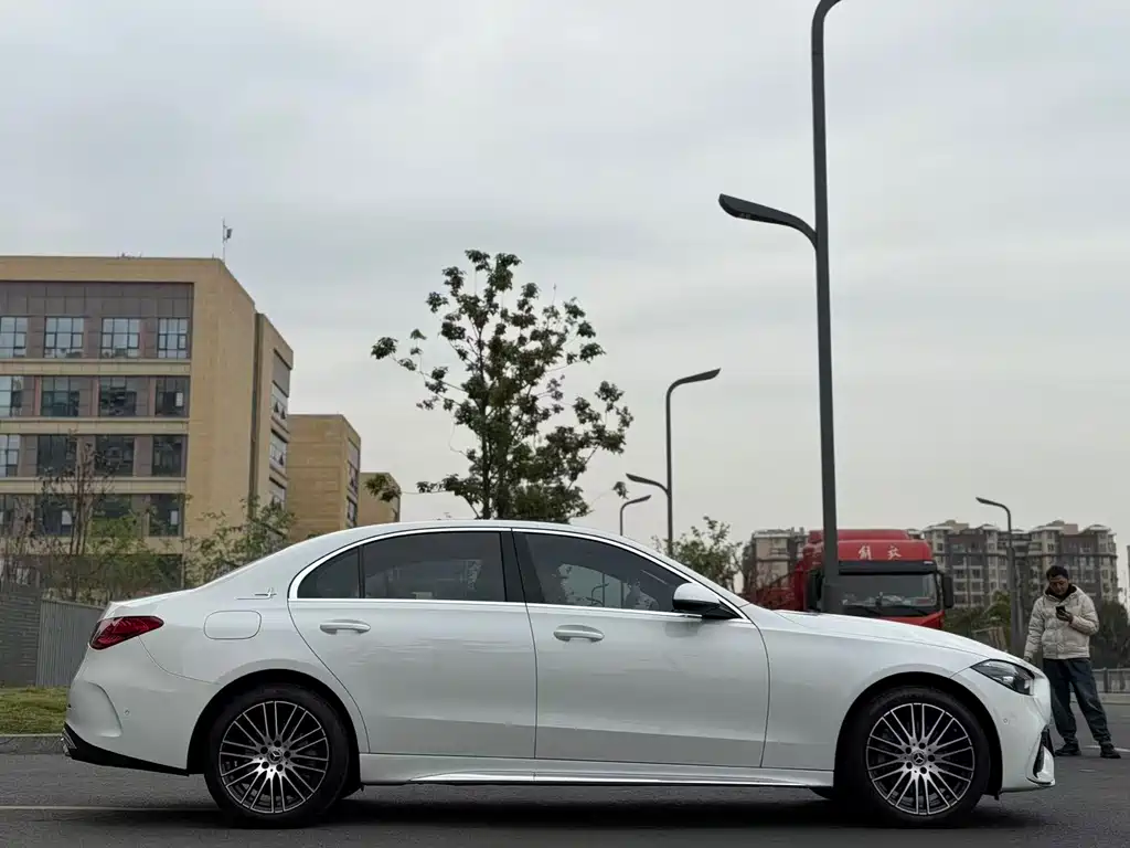 Mercedes-Benz C-Class 2022 — фото 4