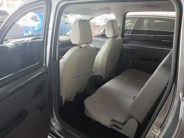 Wuling Hongguang New Energy 2025