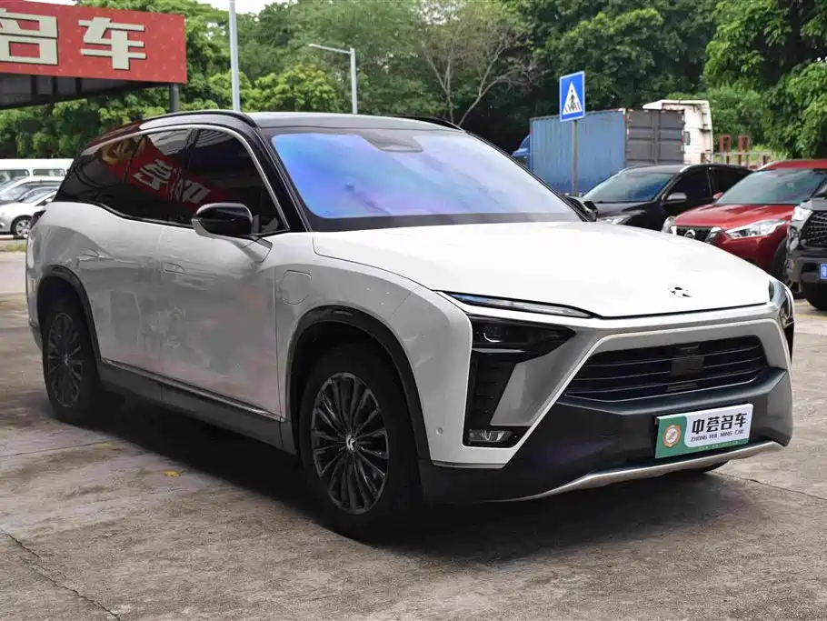 NIO ES8 2021