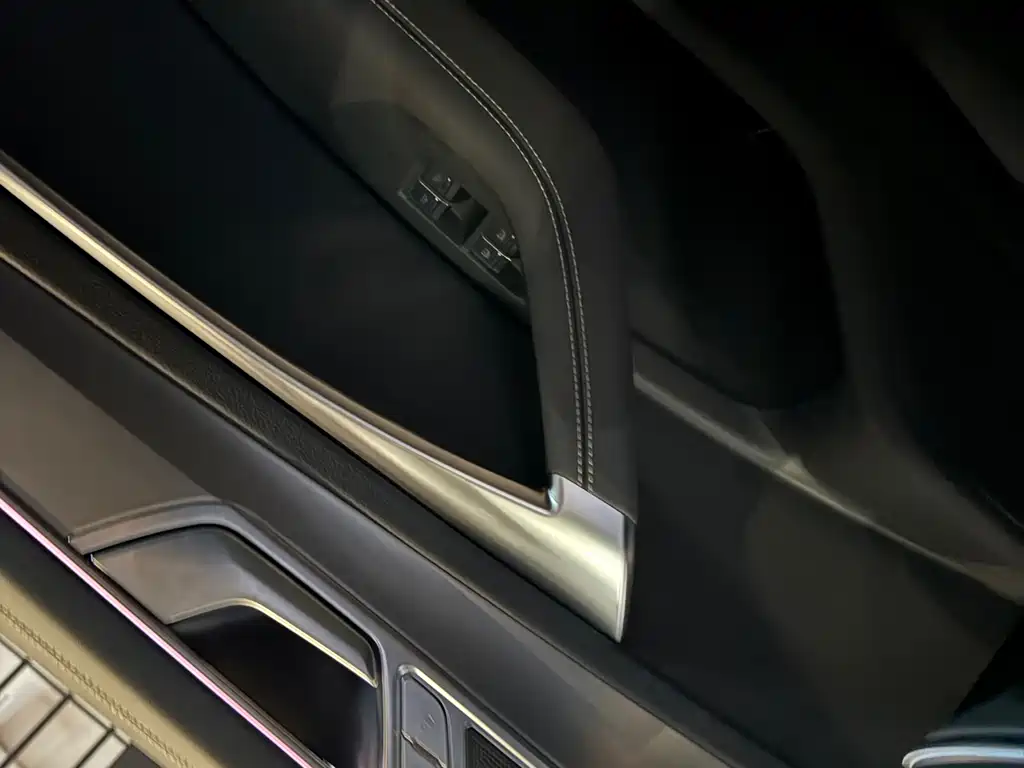 Audi A7L 2024 — фото 10