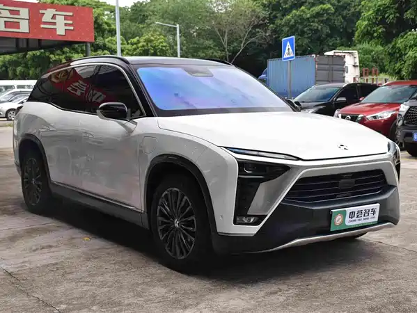 NIO ES8 2021