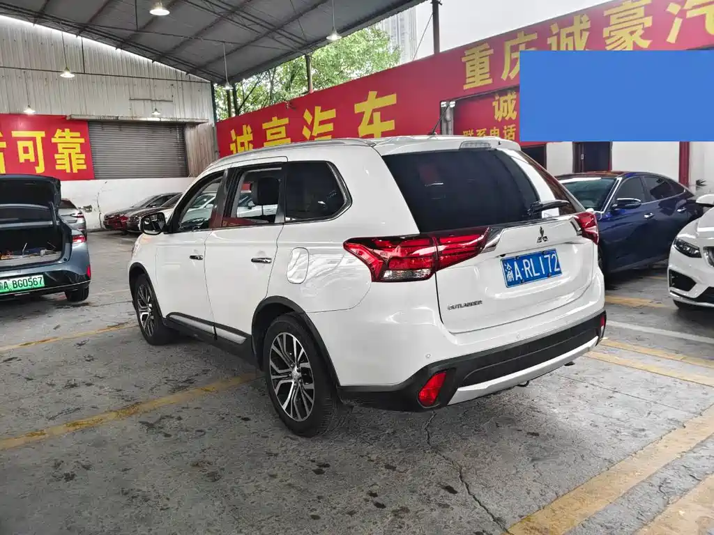 Mitsubishi Outlander 2016 — фото 9
