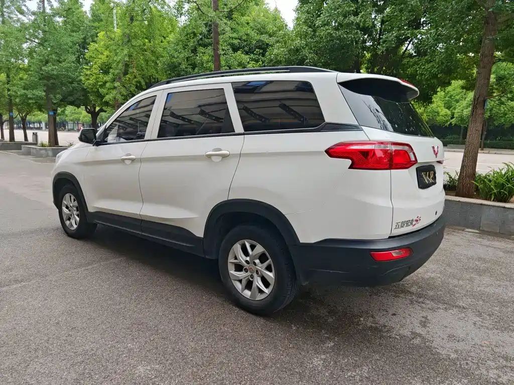 Wuling Hongguang S3 2018 — фото 8