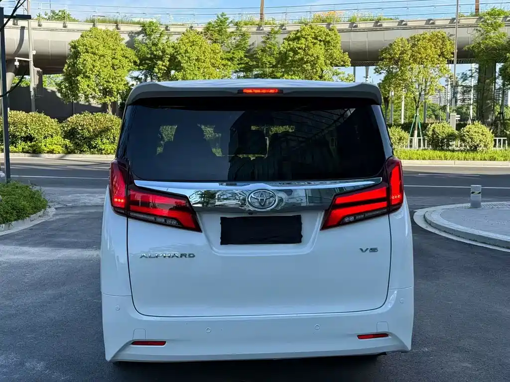 Toyota Alphard 2017 — фото 7