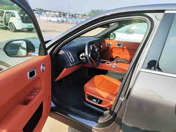 Li Auto L8 2025