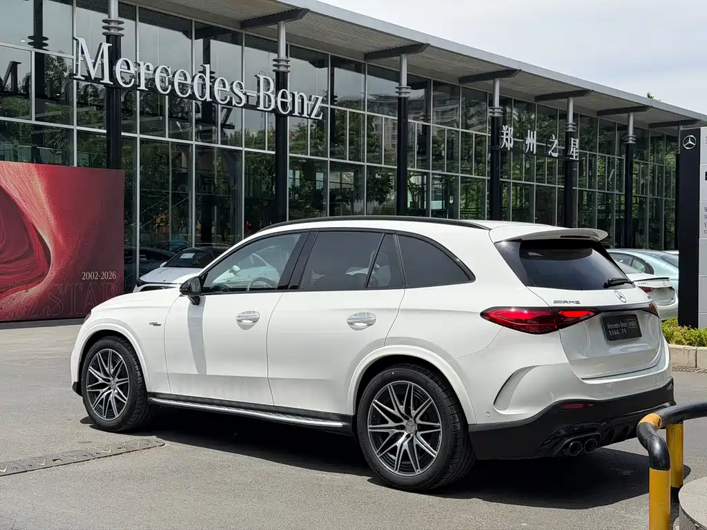 Mercedes-Benz GLC AMG 2025 — фото 14