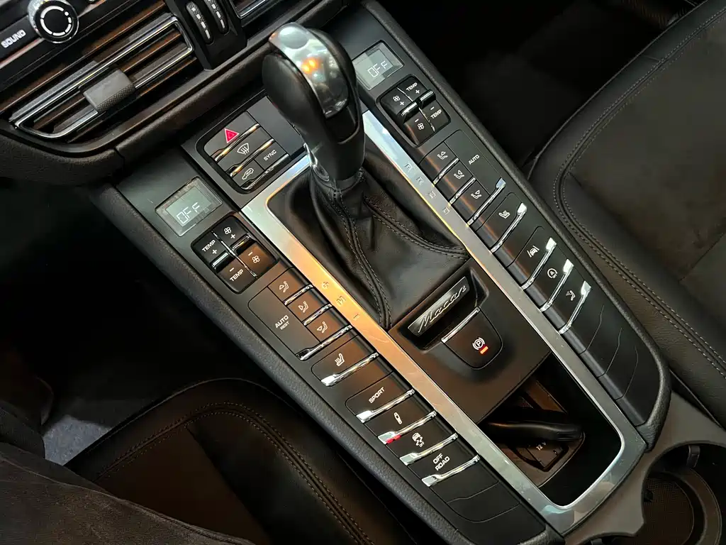 Porsche Macan 2019 — фото 10
