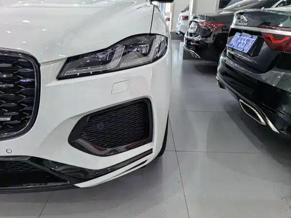 Jaguar F-PACE 2023