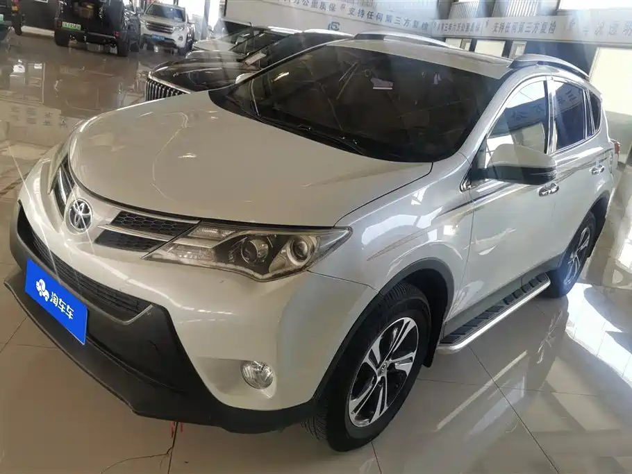 Toyota RAV4 2015 — фото 1