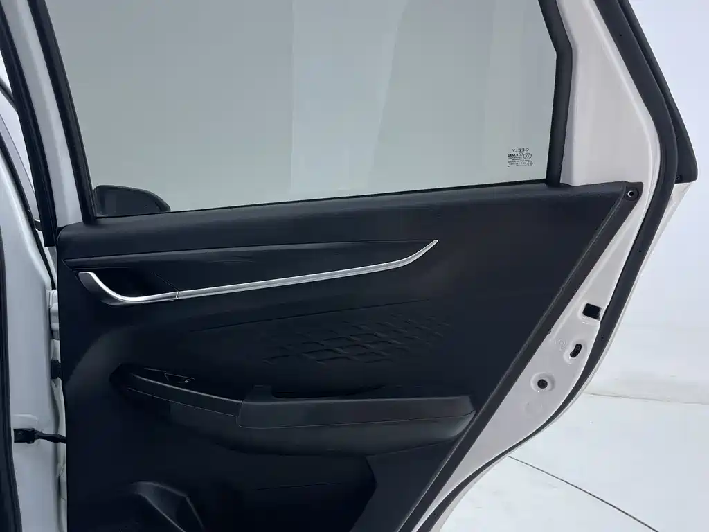 Geely Vision X3 2021 — фото 11