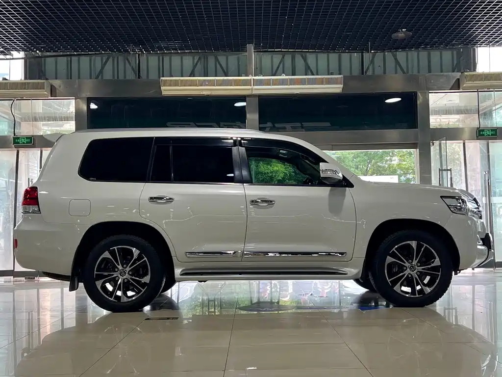 Toyota Land Cruiser 2019 — фото 7