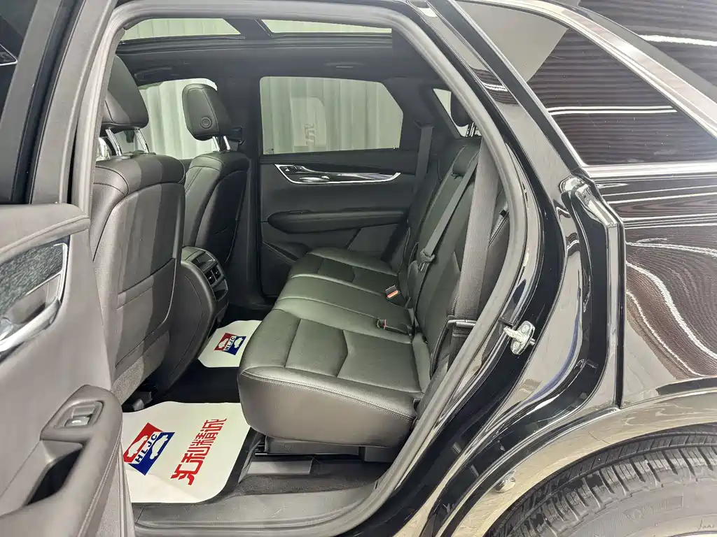 Cadillac XT5 2021 — фото 11