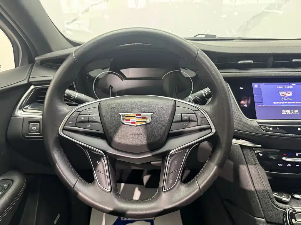 Cadillac XT5 2021 — фото 13