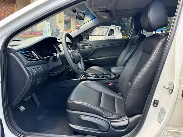 Hyundai Mistra 2015