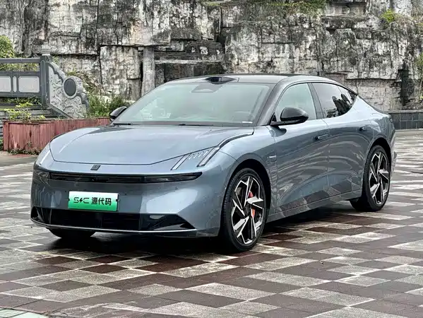 Lynk & Co Z10 2024