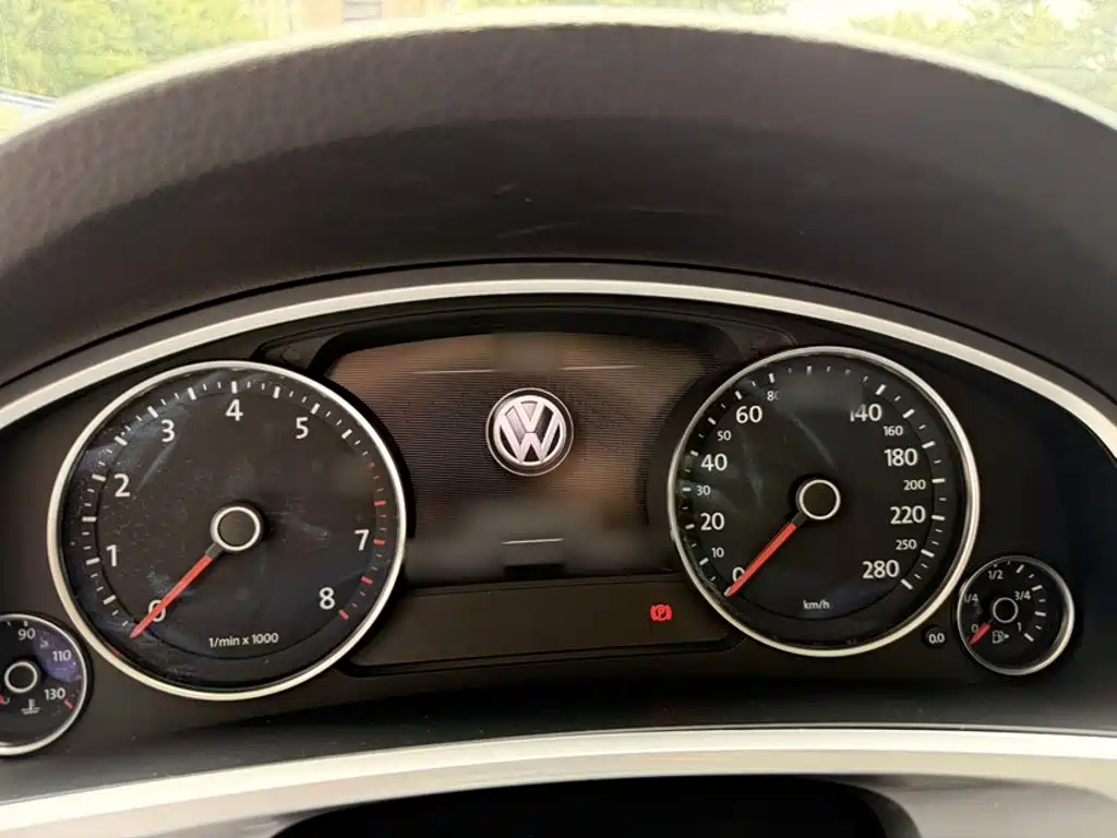 Volkswagen Touareg 2015 — фото 12