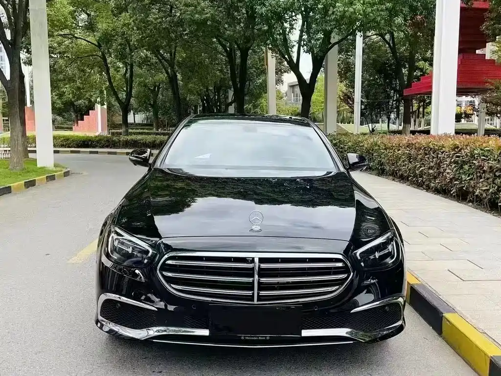 Mercedes-Benz E-Class 2023 — фото 2