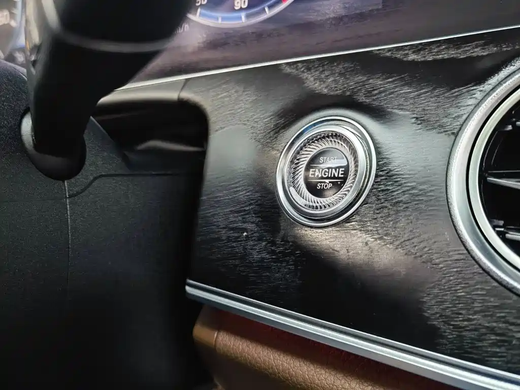 Mercedes-Benz E-Class 2019 — фото 27