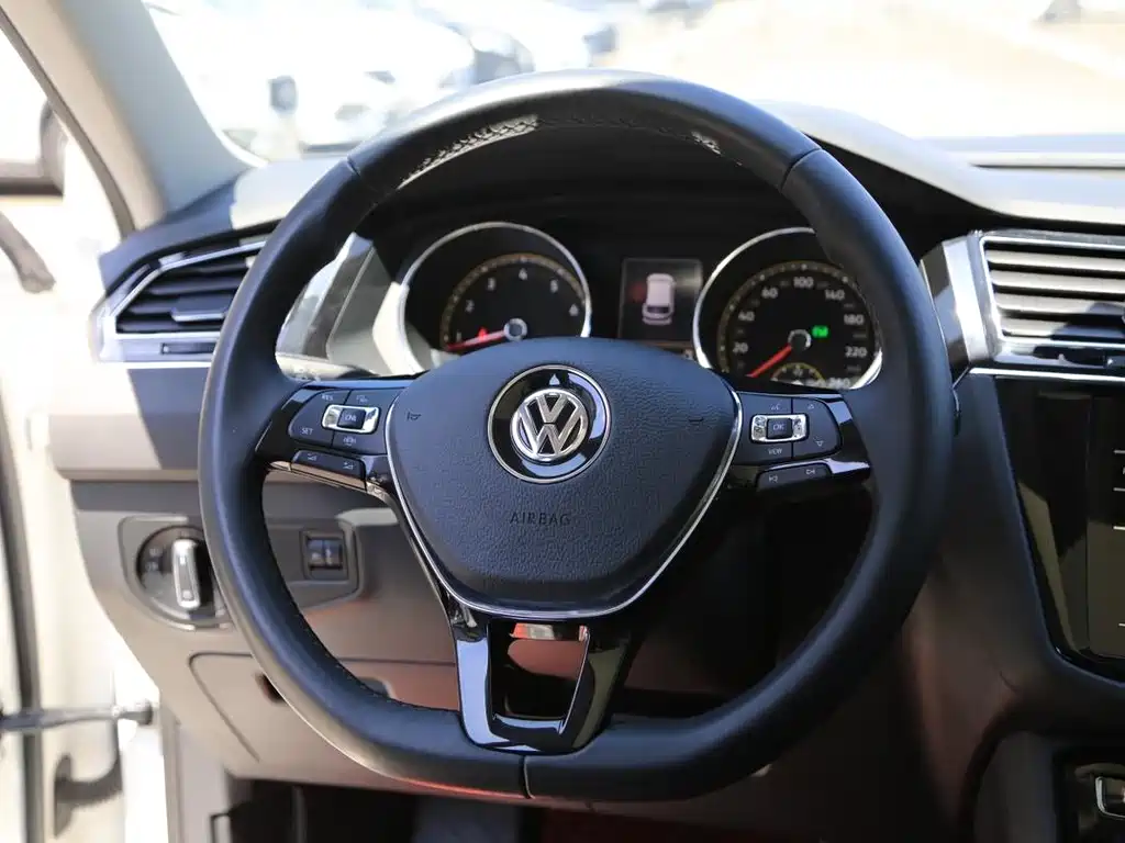 Volkswagen Tiguan L 2020