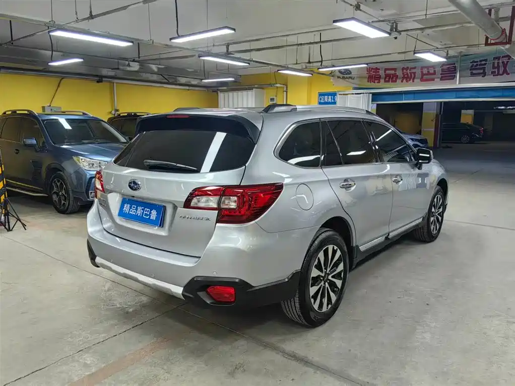 Subaru Outback 2018 — фото 6
