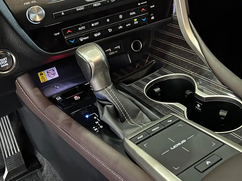 Lexus RX 2022 — фото 12