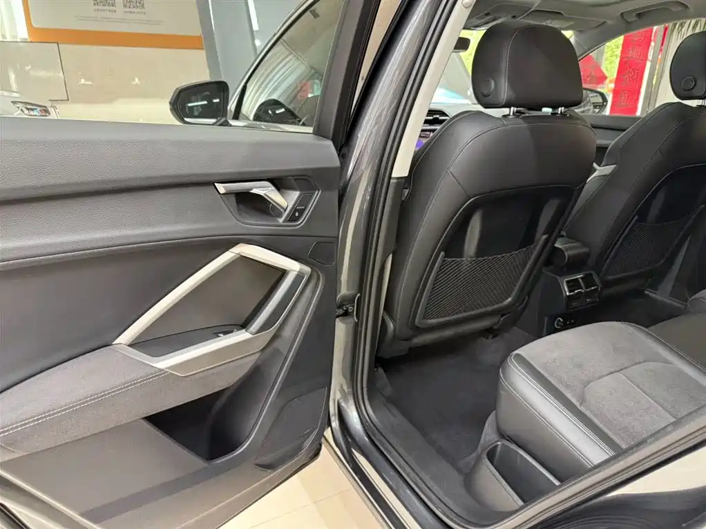Audi Q3 2023 — фото 17